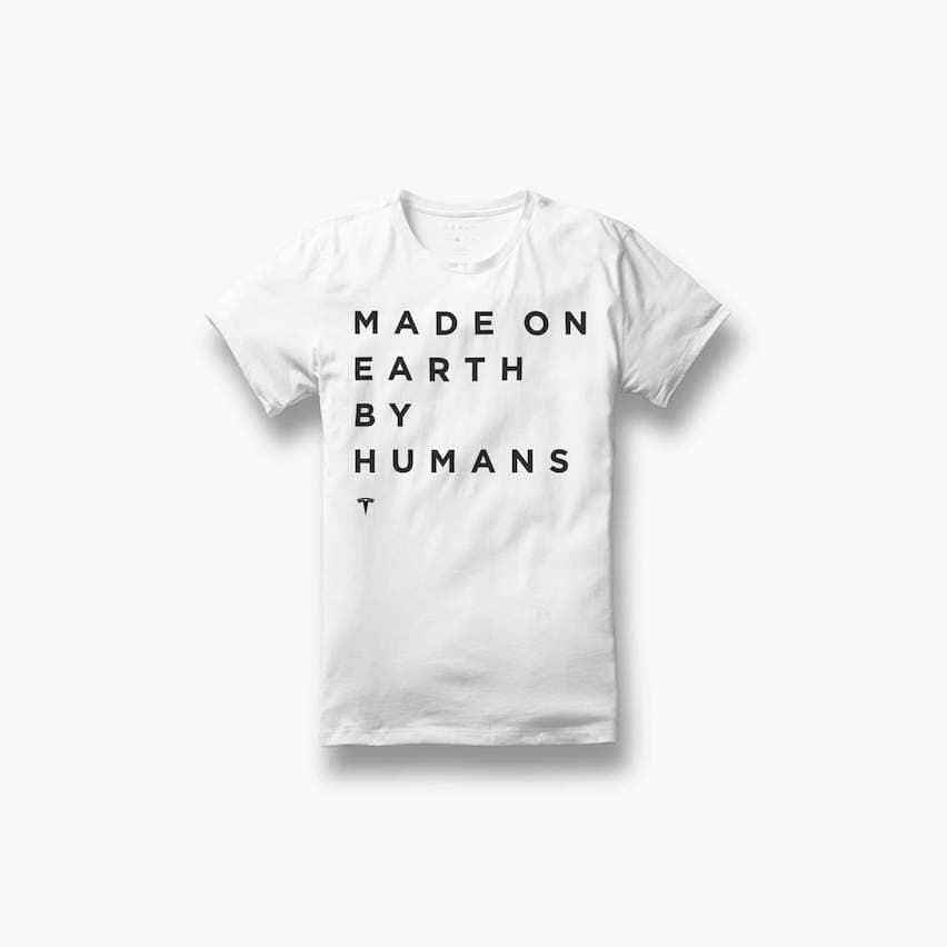 女士 Made on Earth by Humans T 恤